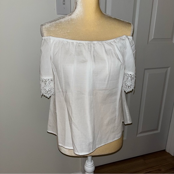 EXPRESS Off the Shoulder Top - Picture 2 of 5